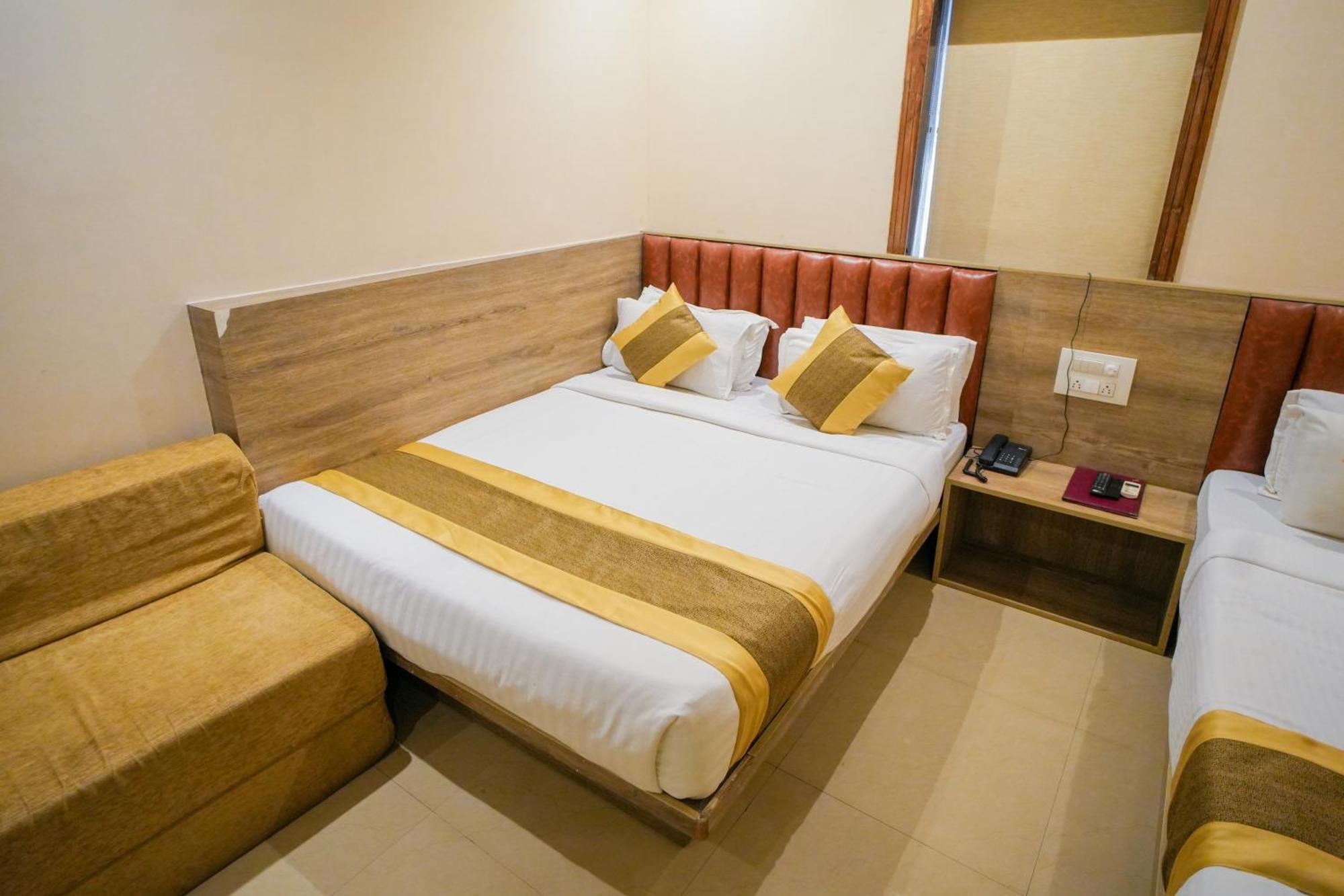 Hotel Skylink Hospitality Mahalaxmi Bombaj Zewnętrze zdjęcie
