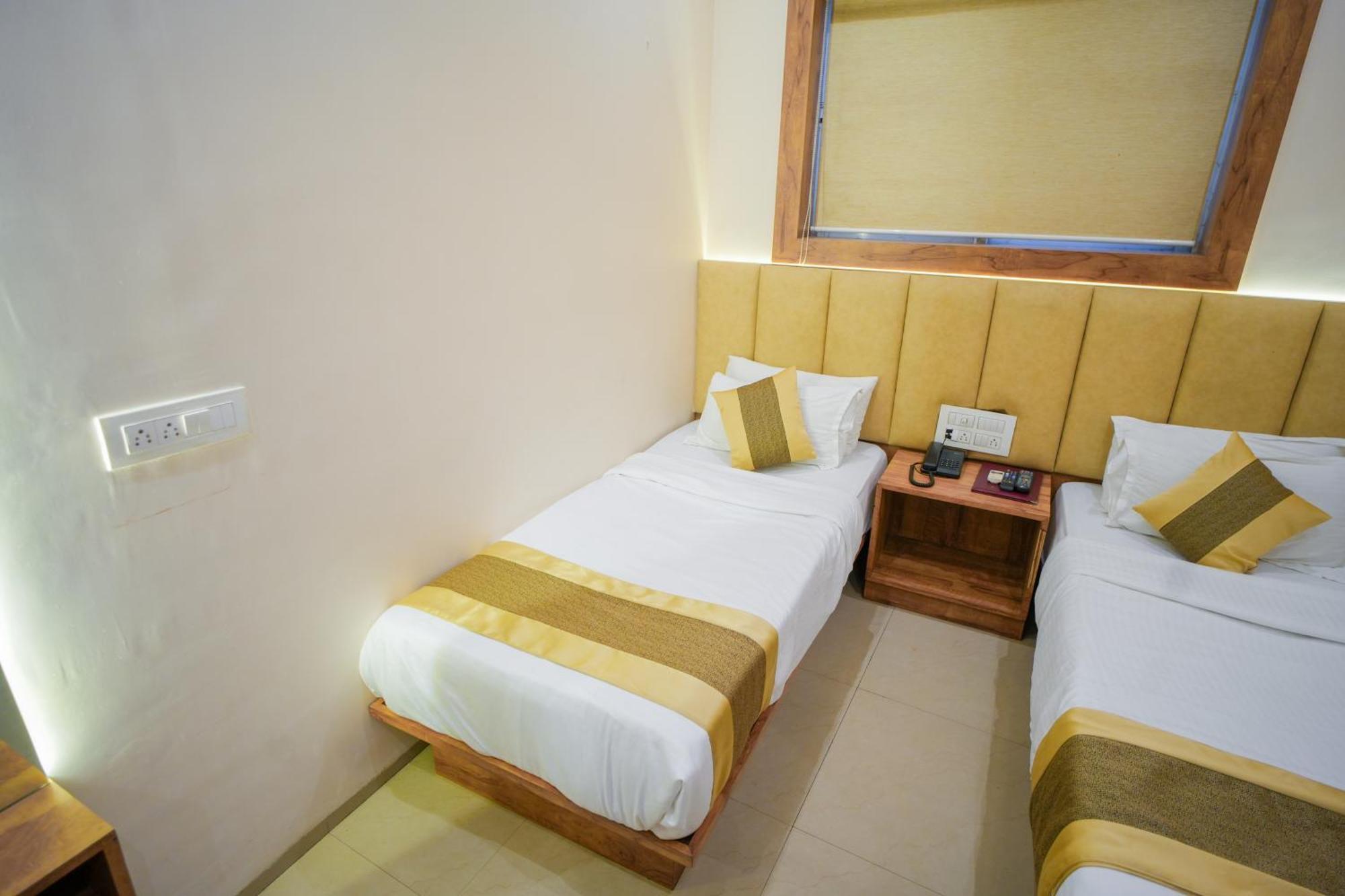 Hotel Skylink Hospitality Mahalaxmi Bombaj Zewnętrze zdjęcie