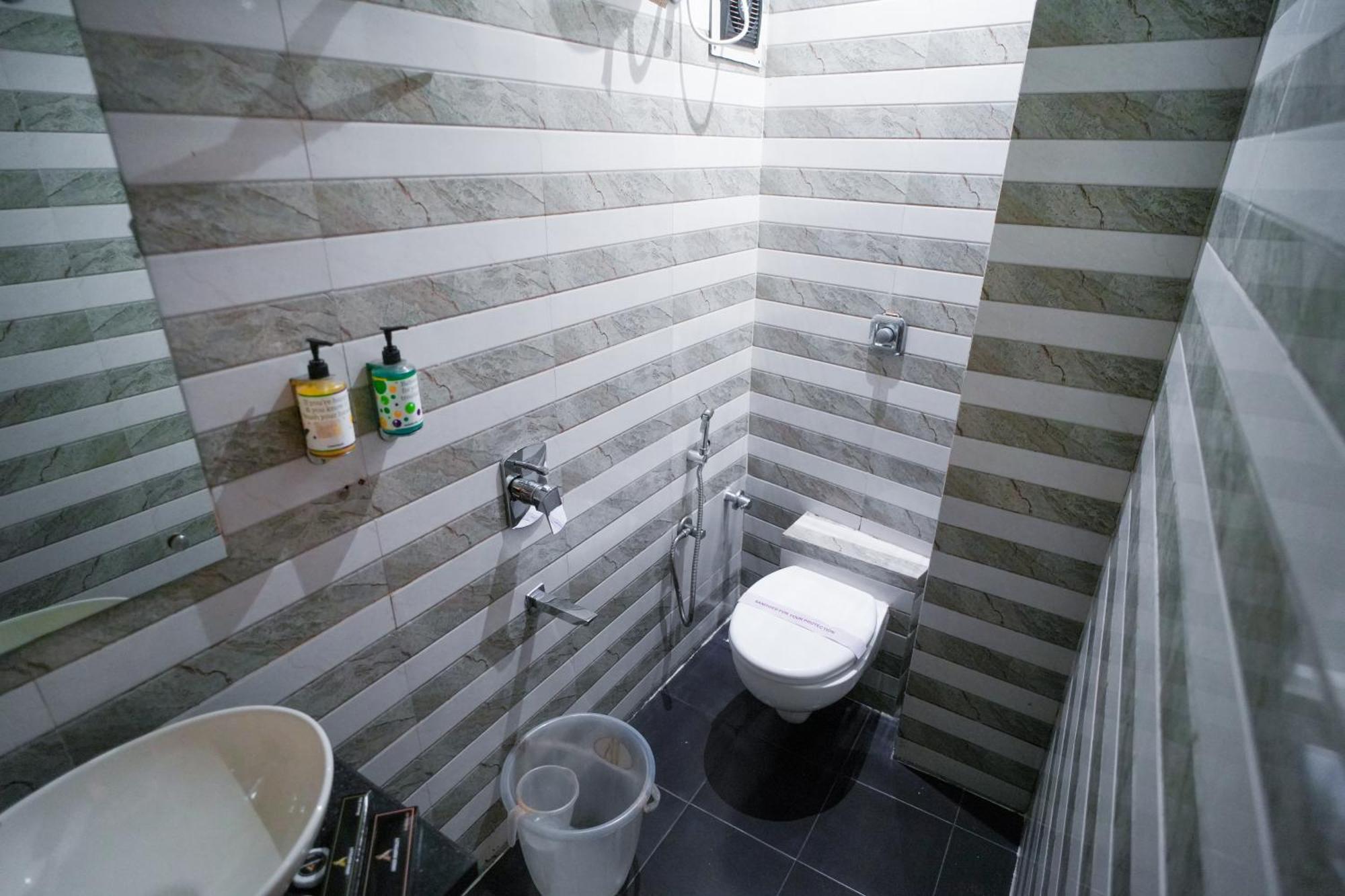 Hotel Skylink Hospitality Mahalaxmi Bombaj Zewnętrze zdjęcie
