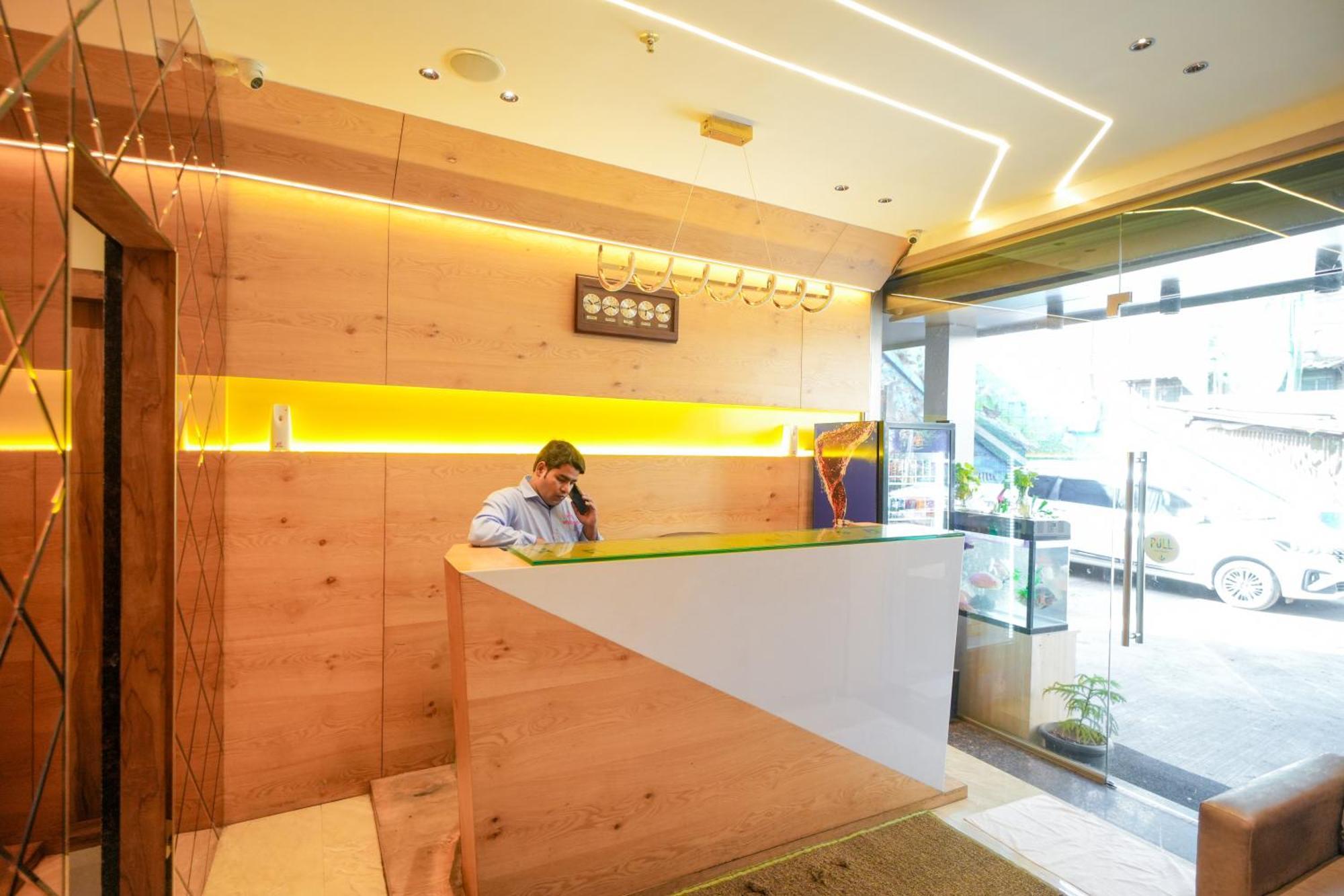 Hotel Skylink Hospitality Mahalaxmi Bombaj Zewnętrze zdjęcie