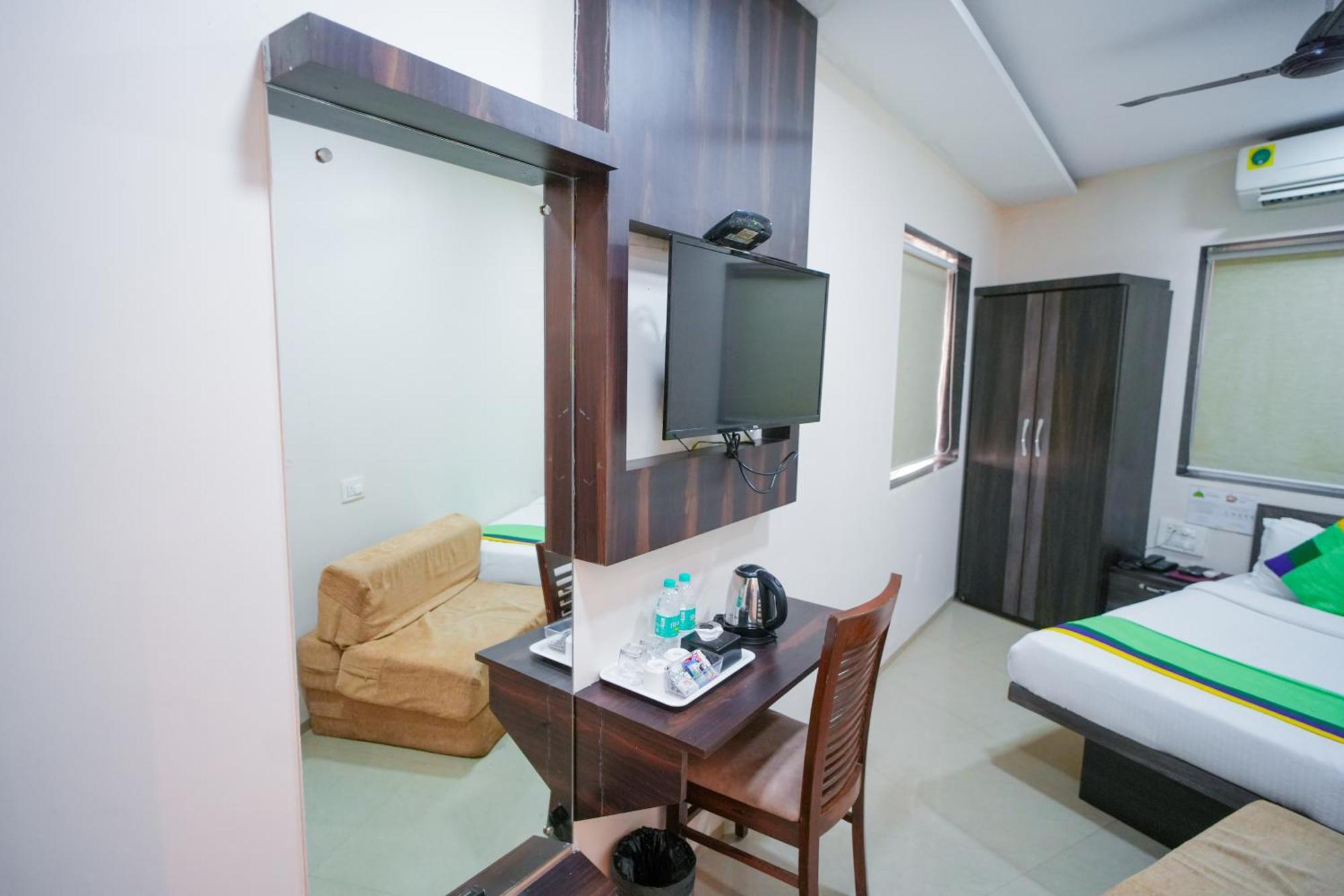 Hotel Skylink Hospitality Mahalaxmi Bombaj Zewnętrze zdjęcie