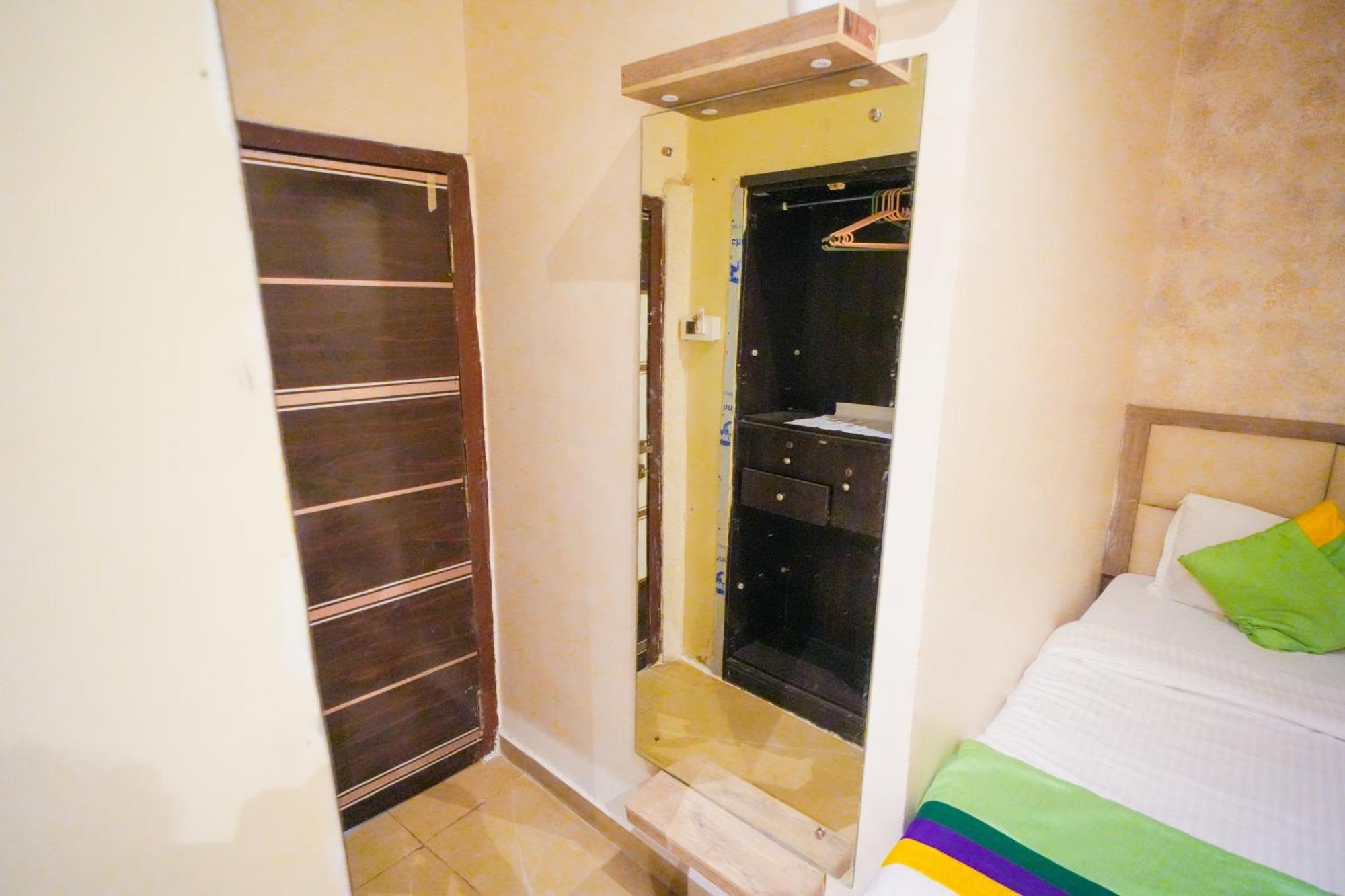 Hotel Skylink Hospitality Mahalaxmi Bombaj Zewnętrze zdjęcie