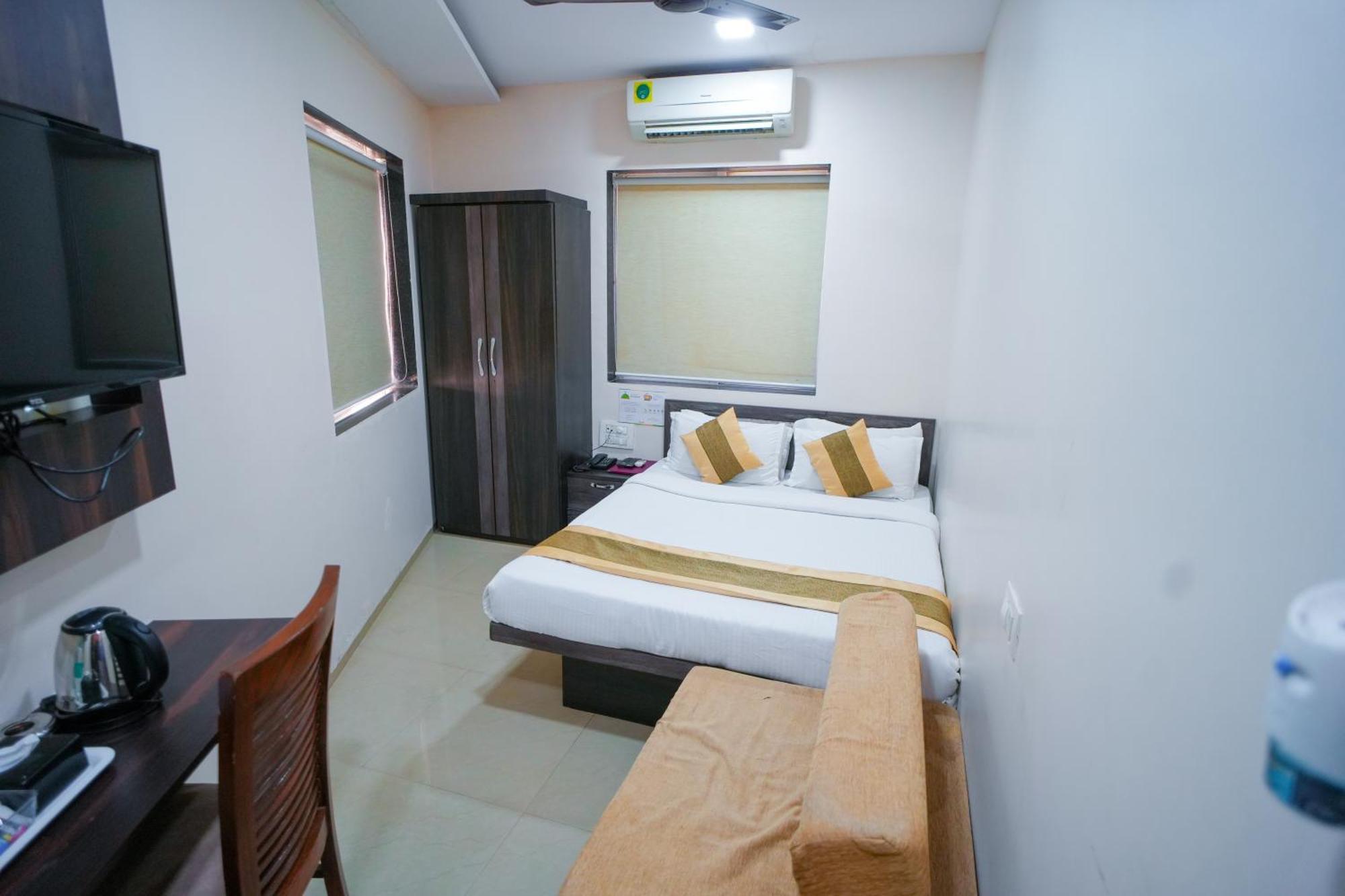 Hotel Skylink Hospitality Mahalaxmi Bombaj Zewnętrze zdjęcie