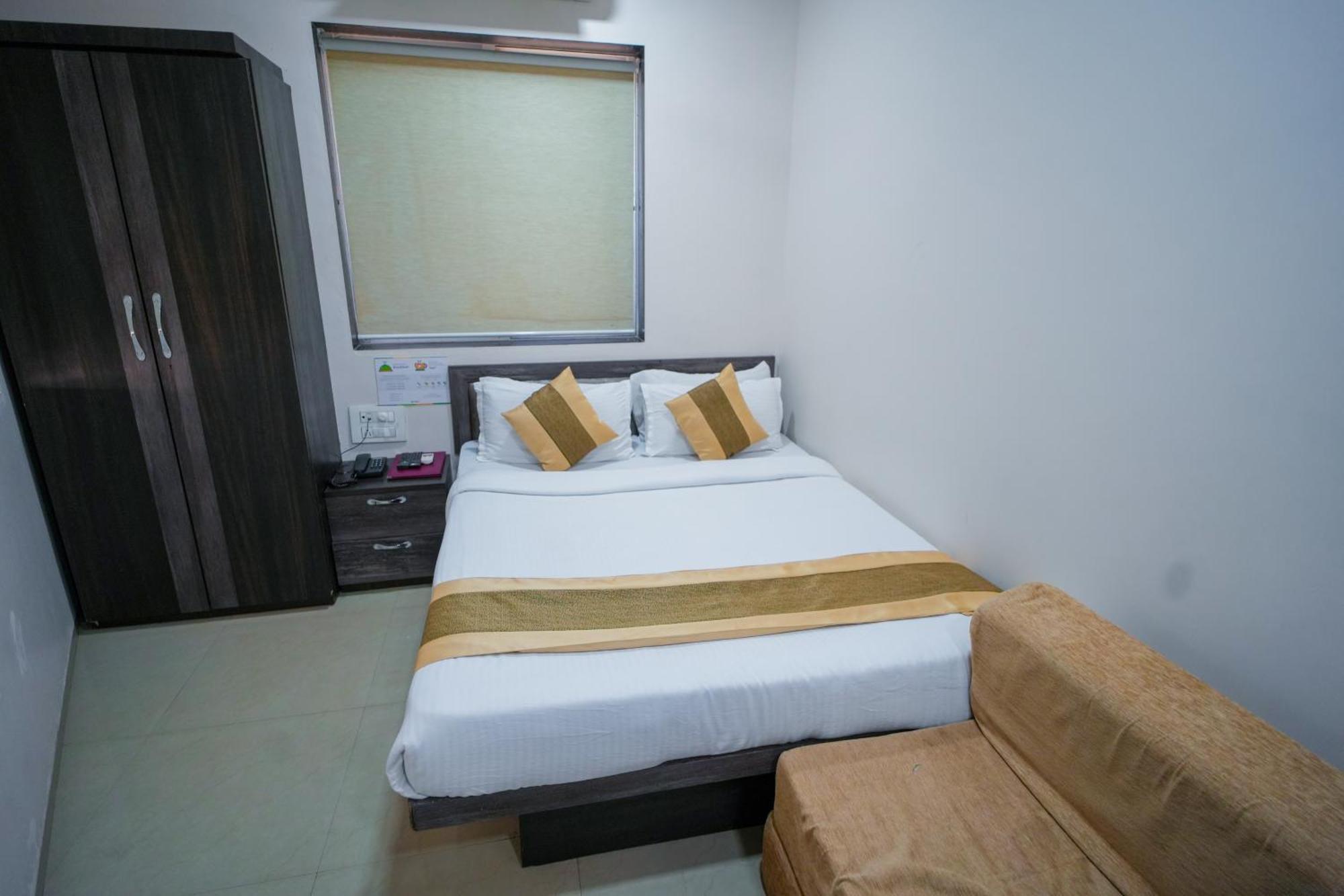 Hotel Skylink Hospitality Mahalaxmi Bombaj Zewnętrze zdjęcie
