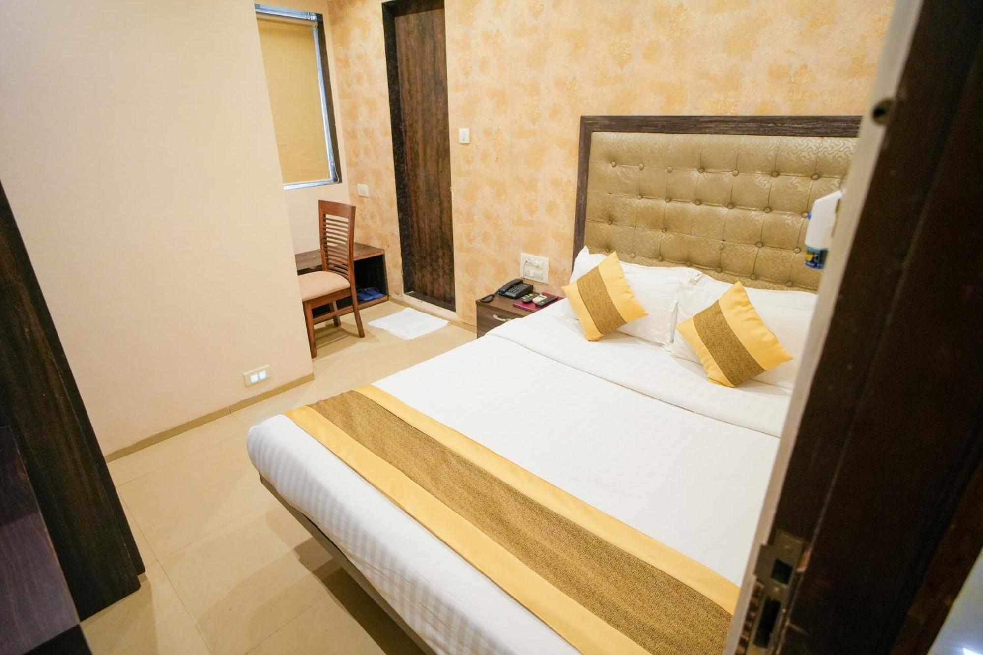 Hotel Skylink Hospitality Mahalaxmi Bombaj Zewnętrze zdjęcie