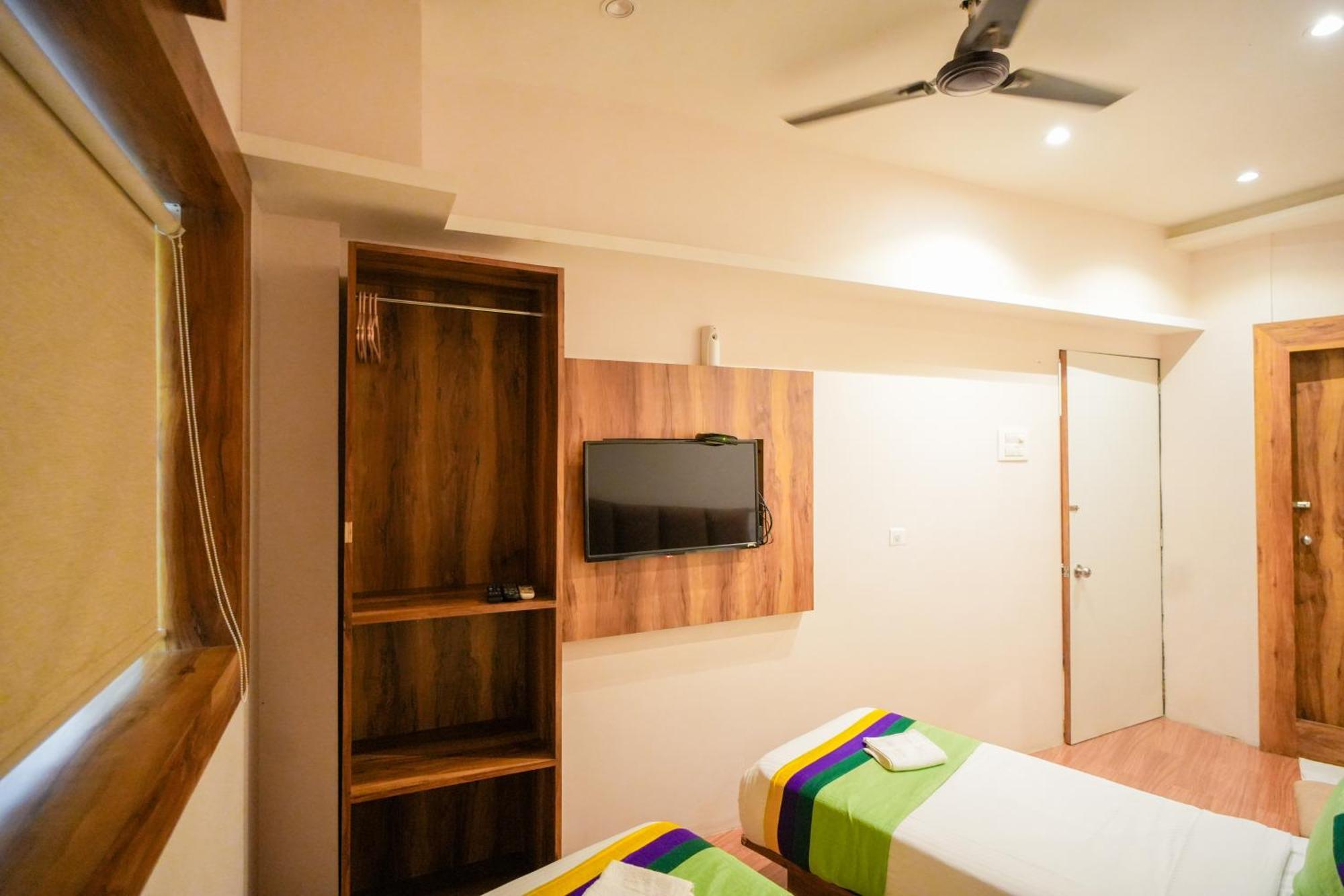 Hotel Skylink Hospitality Mahalaxmi Bombaj Zewnętrze zdjęcie